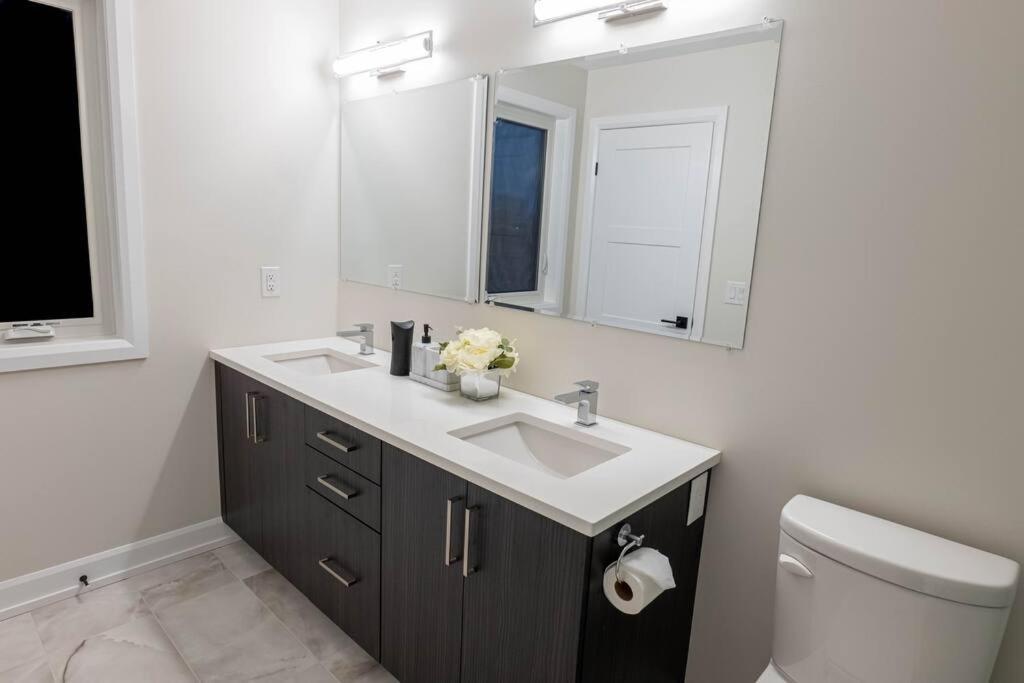 Apartmán Luxury Niagara 3 Bdr Townhouse /Garage Exteriér fotografie
